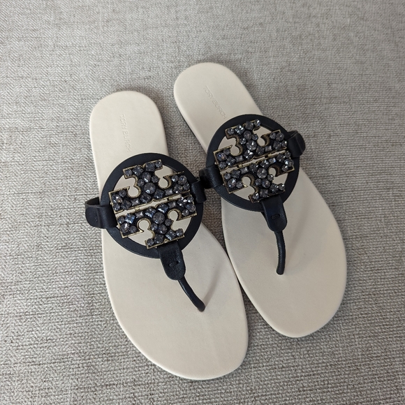 NIB Crystal Miller Soft Sandals - Picture 7 of 12